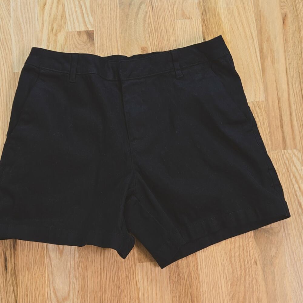 Banana Republic women's Black chino shorts size 14